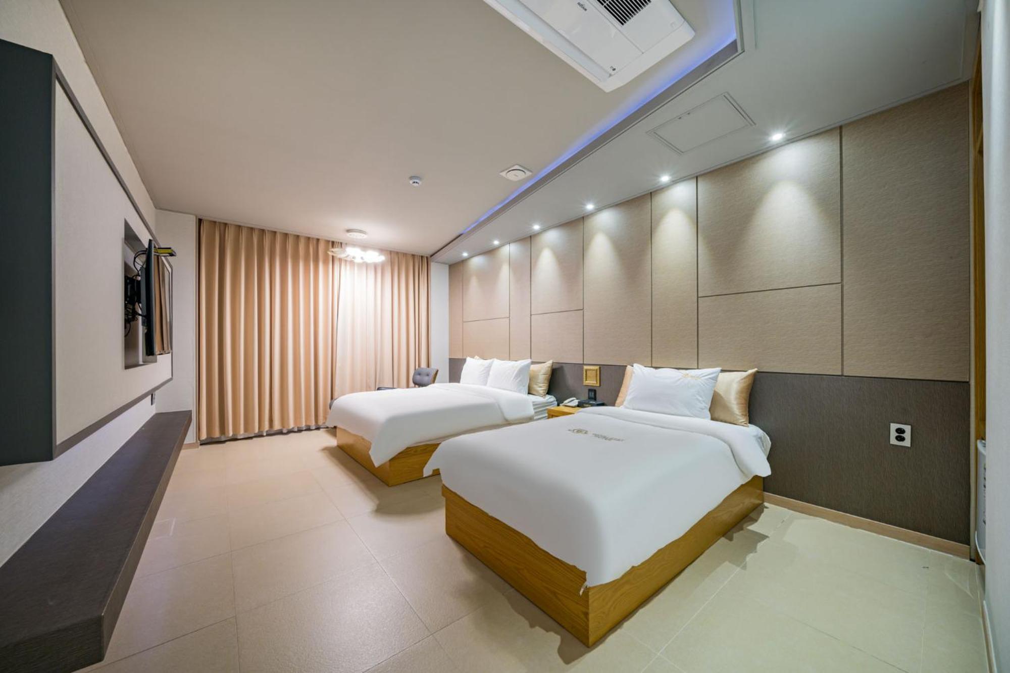 Yeosu Stay Hotel الغرفة الصورة