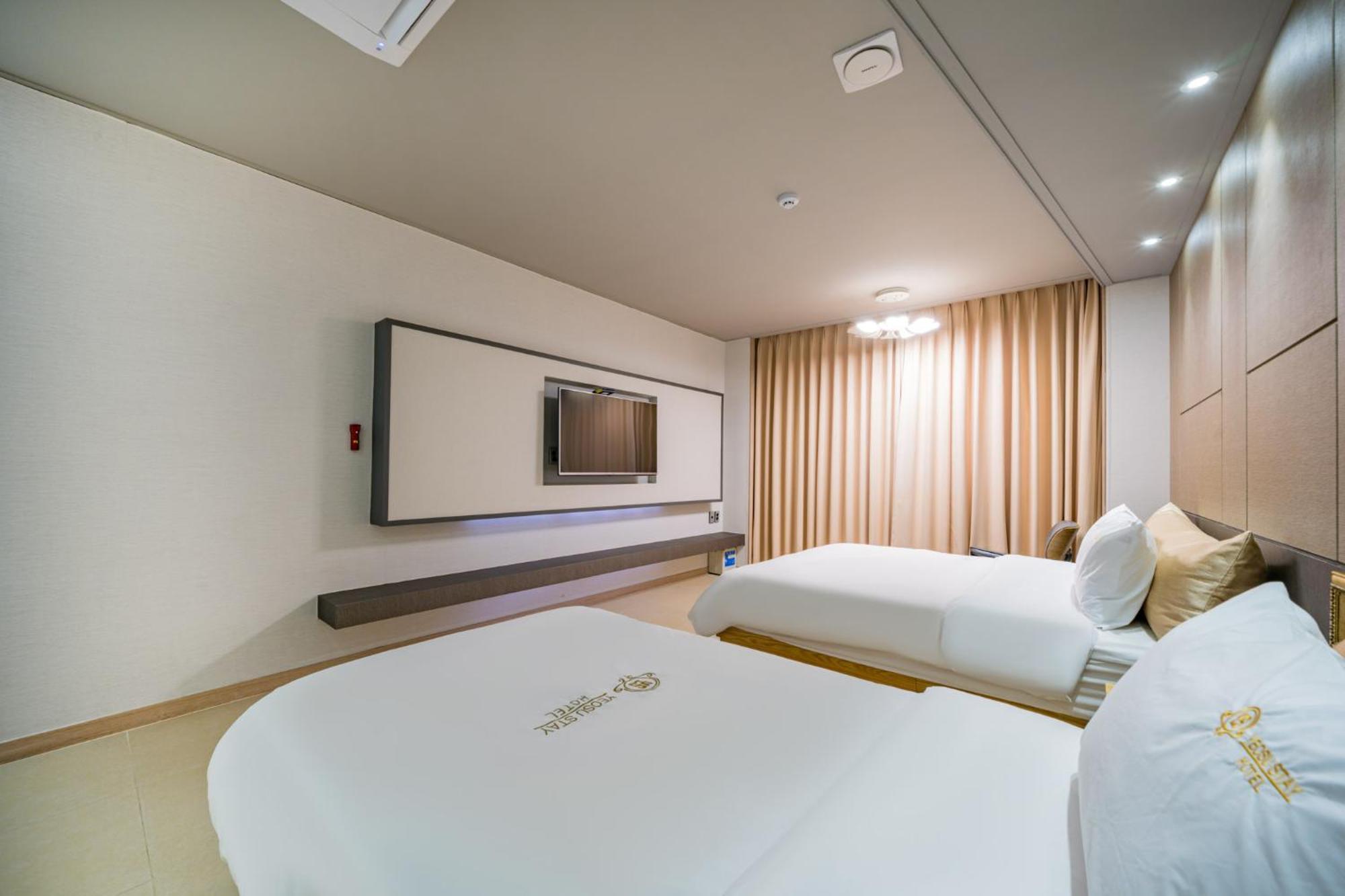 Yeosu Stay Hotel الغرفة الصورة