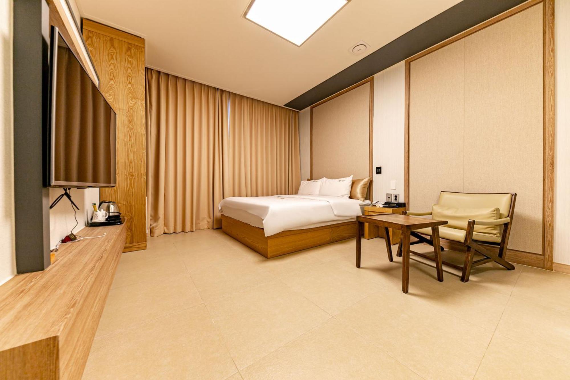 Yeosu Stay Hotel الغرفة الصورة